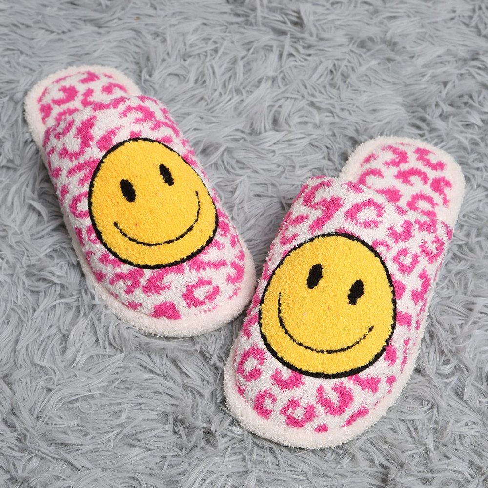 Happy Face Embroidered Leopard Slippers·Luxury Soft Slippers·Cozy Slippers